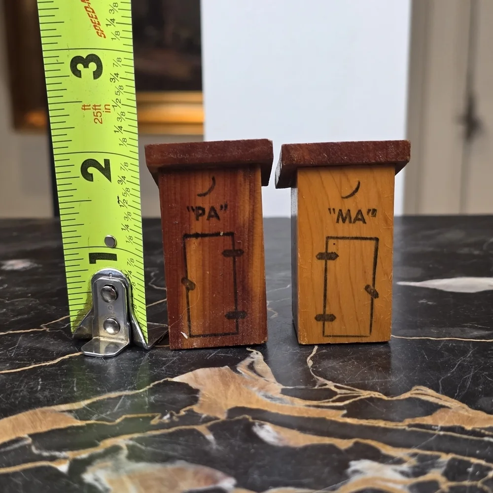 Wood Outhouse Ma & Pa Salt & Pepper Shakers Souvenir Wausau Wisconsin - Picture 5 of 6